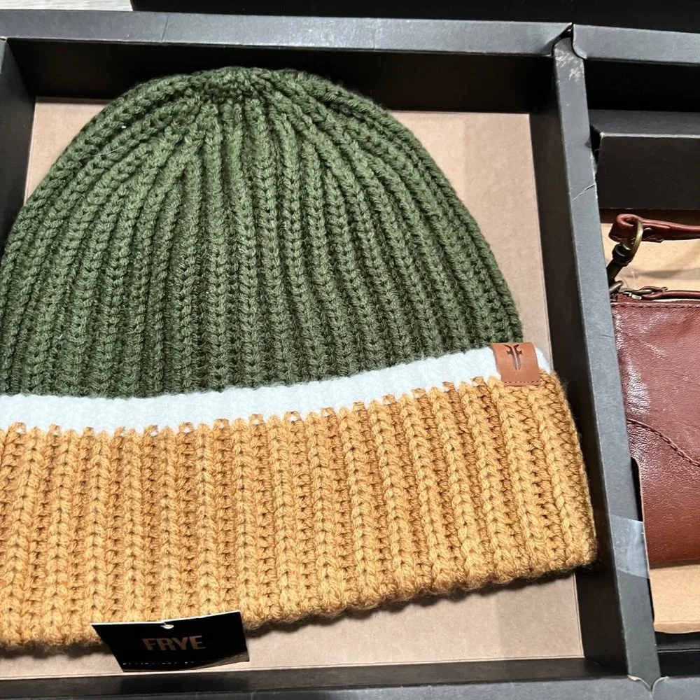 Frye Beanie and leather‎ wristlet box set
